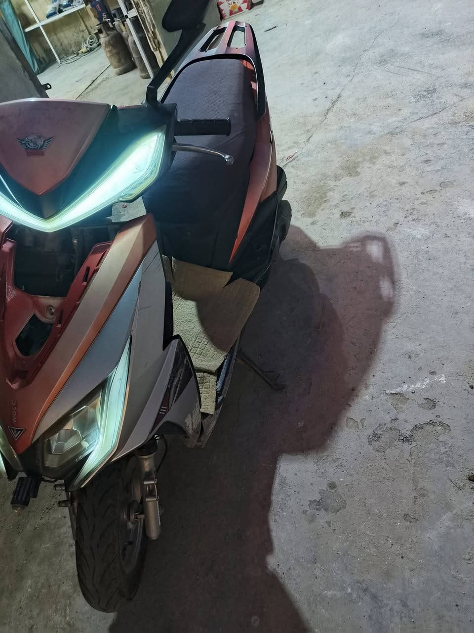 سلام عليكم دراجه سكنس صيني لبيع
كفارات تعبانه و محرك مجفت بس صار شهر بس 
والله دراجه خير من الله بس متوازي على فلوس
و دراجه شلع كلش حلوه السعر 300 وبيها مجال‏ رقمي بي واتساب ‪***********‬‏
