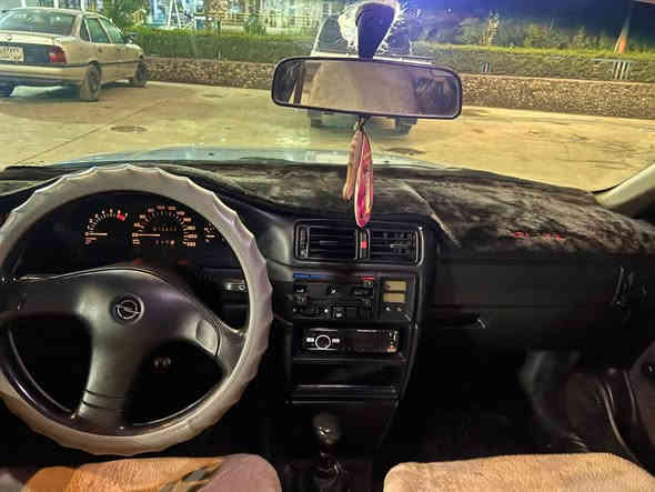 ئوبڵ فیکترا صالون مۆدیل 1993 ڕەنگی ئاسمانی
سەنەوی ڕەقەم هەتا 2029تازەیە
بی لیدراو بئ بۆ یاخ
زۆر پاک و خاوێنە 
سەیارەکە هەتا بڵی توند و تۆڵە
هیچ مەسرەفێکی تێدا نییە 
ماڵی دۆستە 

سعر: لە کۆمێنت داوای بکە ڕاستەوخۆ بۆت دێت 🤖 

گێر و مەکینەی بەشەرت 
هیچ کێشەیەکی تێدا نییە 

ژمارەی خاوەنەکەی 
***********
