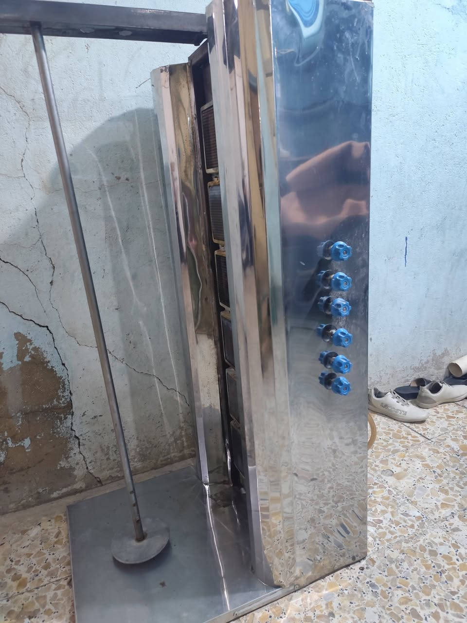 شواية كص 5 عيون استعمال مره وحده فقط البيع السعر 350الف العنوان نجف حي الميلاد ***********
