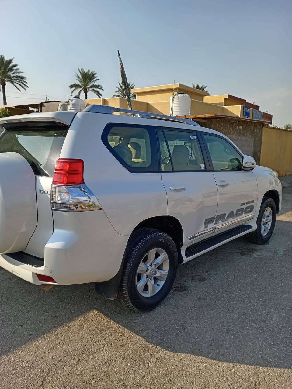 السلام عليكم للبيع سياره برادو موديل 2013 نضيفه بأسمي سنويه جديده رقم جديده هزه جديده كامله السياره مابيها نقص كير محرك 6 سلندر مكفوله من الحادث والصبغ بيها بارد كد شبر فقط وموجود السونار بلصور ماشيه 165 حقيقي السياره جديده بمعنى الكلمه مابيها اي نقص تجي تفحص وتشوف والشراي يتصل عل هذا الرقم ويدلل *********** العنوان بغداد الراشديه السعر ب 290 وبيها مجال
