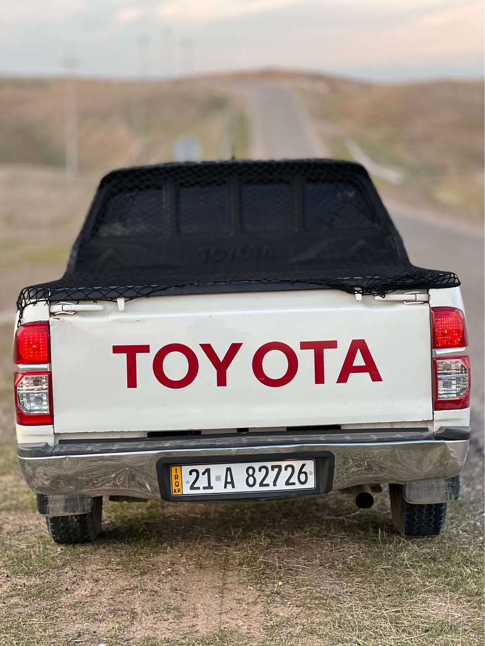 هایلوكس2012 ڕەش پۆشە لەسەر ساغی ڕەقەمو سەنەوی نوێیە غازو بەنزینە چوار تایەی تازە بۆ بەستراوە/***********📞 اكر, نينوى
