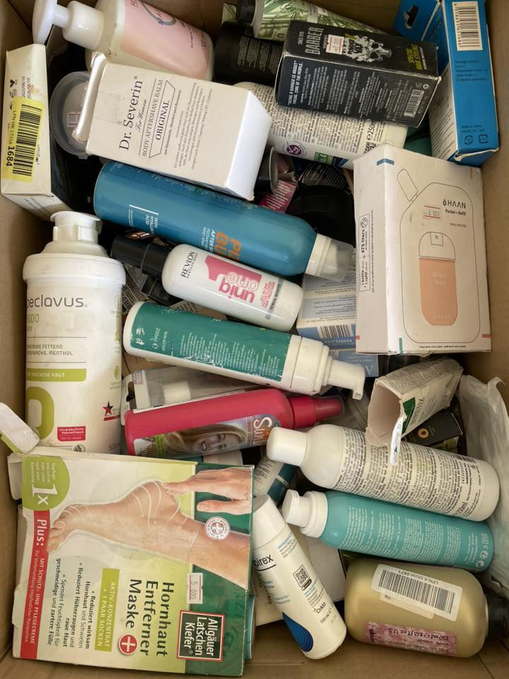 شلعة كوزمتك ومنتجات عناية
تقريباً 250 قطعة
كله ماركات معروفة وقوية
اللي يفيده يراسلني خاص واني بالخدمة 🙏🏼


**إذا كنت صاحب هذا الإعلان وتريد حذفه لأي سبب، رجاءا أرسل رسالة إلى الدعم الفني**