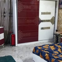 أثاث غرفة نوم • للبيع