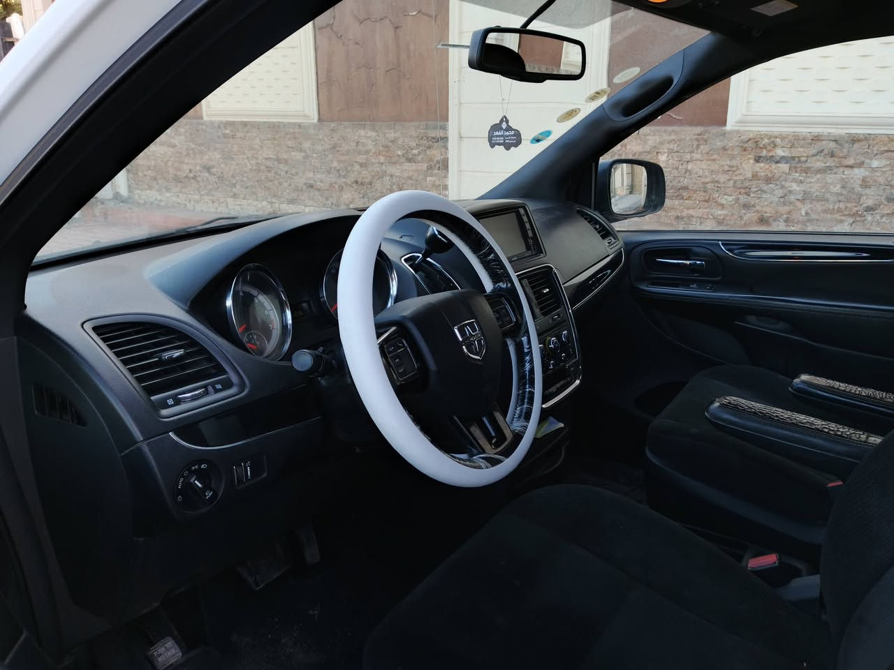 السلام عليكم دوج كرفان موديل 2018 مكينه وكير كفاله مواصفات شاشه كامره خلفيه حساست خلفي امامي جديده كهربائية فول شغال تبريد 3قطع سبعة 7 راكب حداديه خلفي امامي جديده حدثه جوملغ وباب جهت اليمنه فقط وباقي كفاله العنوان كربلاء السعر 158زبيه مجال بصيط حك الجيه انتصال فقط ***********//***********
