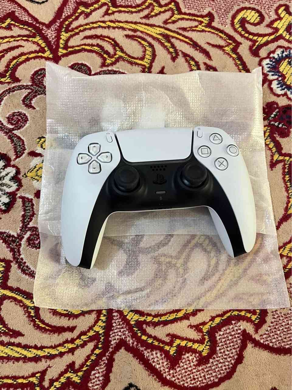 بلي 5 سلم امريكي استعمال اسبوع واحد نظافه 100/100 مثل الجديد ملحقاته كامله يده و HDMI  المكان نجف النجف, العراق


**إذا كنت صاحب هذا الإعلان وتريد حذفه لأي سبب، رجاءا أرسل رسالة إلى الدعم الفني**