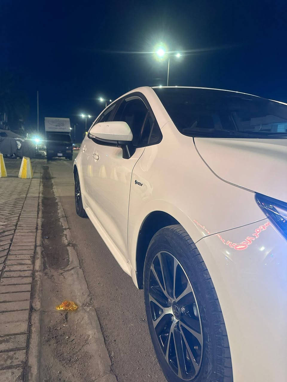 سلام عليكم كورلا هايبرد 25 تجميع  مواصفات معروفه ماشيه 18 الف 150 قفل ***********
