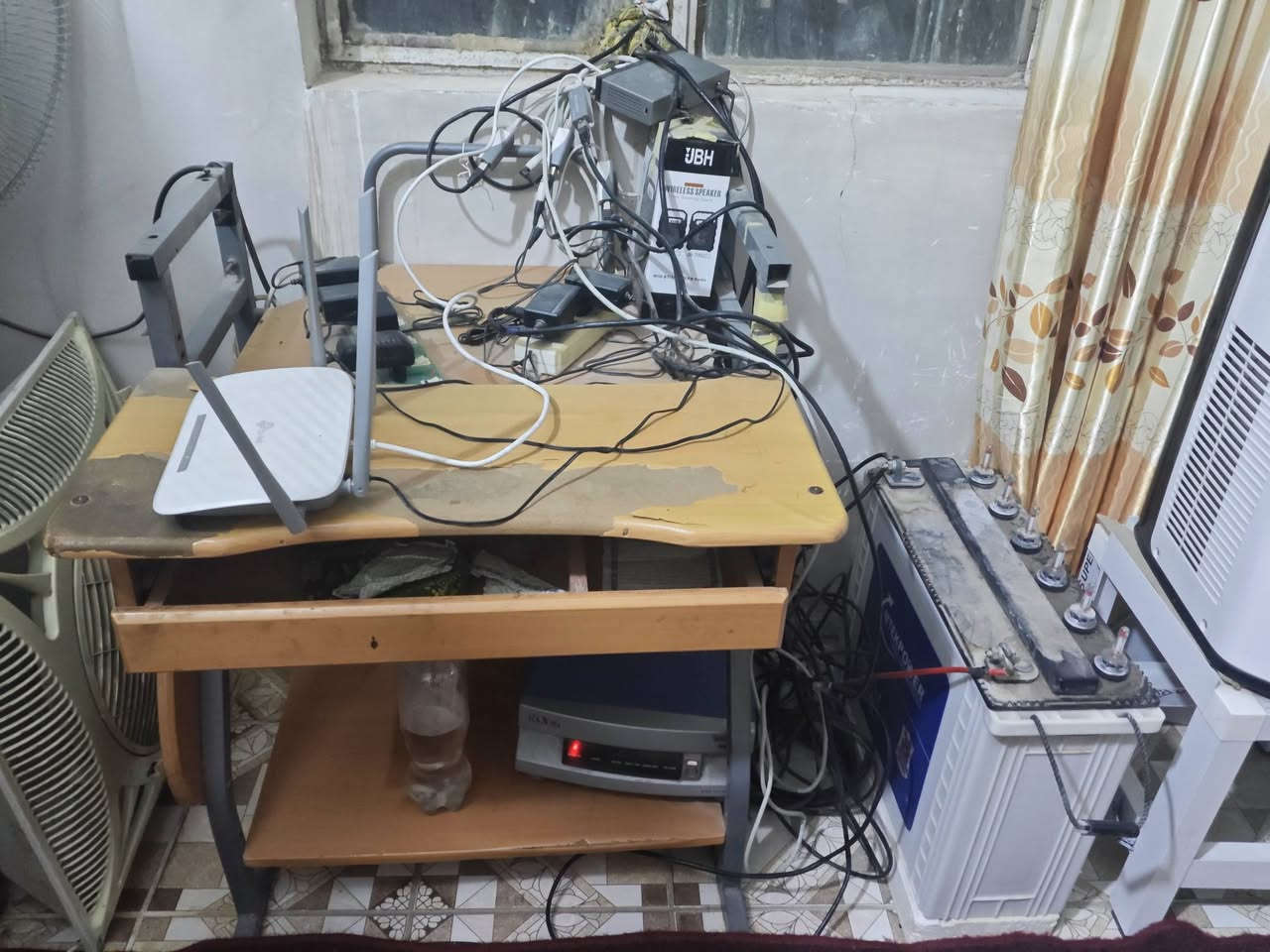 السلام عليكم 
برج انترنيت جاهز للبيع 21 متر قياس 35 دش إرسال واستقبال عدد 2 سكتر عدد 3 912 عدد 5
عاكسة مكزمه 1500 باتري كبير موجودات بالصور
السعر مليون وميه 
***********
