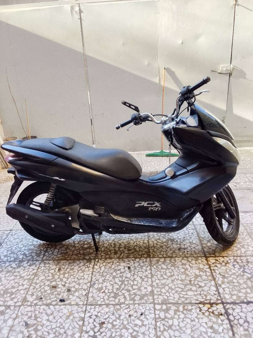 سلام عليكم pcx150 الدراجه مكينه وكفر ايخبلن الدراجه ناعمه ١٥٠ مكينتهة بيهة ملاحضات حيل بسيطه فقط للبيع او المراوس مكاني بغداد وسعر ٩٥٠ وبيهة مجال بسيط *********** بغداد, العراق

