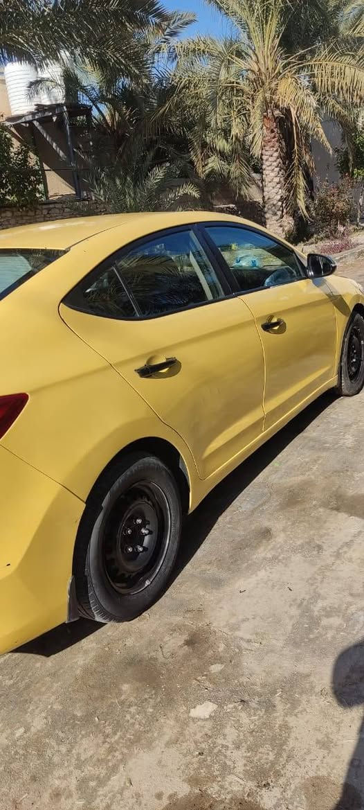 السلام عليكم للبيع النتره 2016. خليجي بسمي  وهيئه مصفره مكينه 2000  وكير خير من الله  العنوان سماوه  دوشمه جديده تخم تاير حداديه فول.  رقمي ***********
