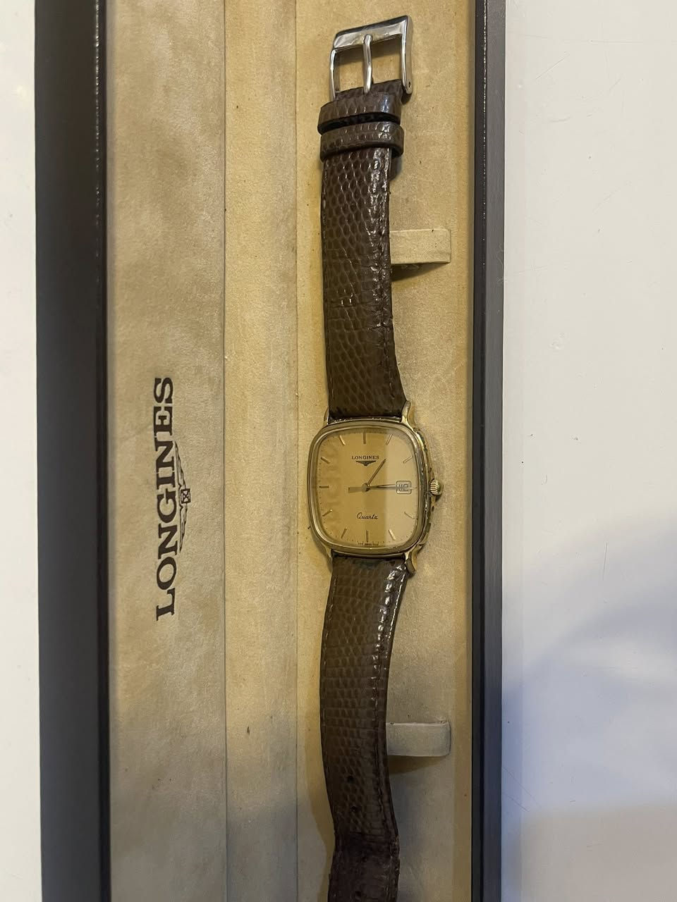 ساعة لونجين اصليه سويسريه انتاج قديم فنتج تغليف ذهب قطرها 31 يوجد توصيل لكل محافظات مكاني البصره


**إذا كنت صاحب هذا الإعلان وتريد حذفه لأي سبب، رجاءا أرسل رسالة إلى الدعم الفني**