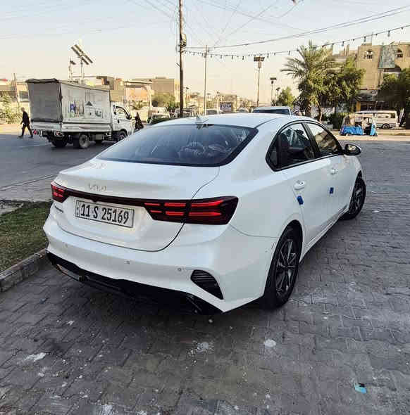 سلام عليكم
سيارة كيا سيراتو مديل 22 خليجي فول مواصفات عدا الفتحه 
فول بصمه دخول ذكي مري شفط كشنات جلد كشنات تدفئه تبريد درايف مود اوتو هولد توقف ذاتي مثبت سرعه قيادة ذاتيه 
اشاير بالمري تشغيل عن بعدويل كب محرك 1600 كير ايتي المرغوب لايت لد امامي خلفي ماشيه 52 رادارات امامي خلفي جانبي سايد بريك دكمه مكفوله من ضربه وصبغ وبارد عدا طخه بسيطه بدوسه رقم بغداد الدولي باسمي السعر 154 بيه مجال بسيط بغداد البلديات الهاتف ***********
