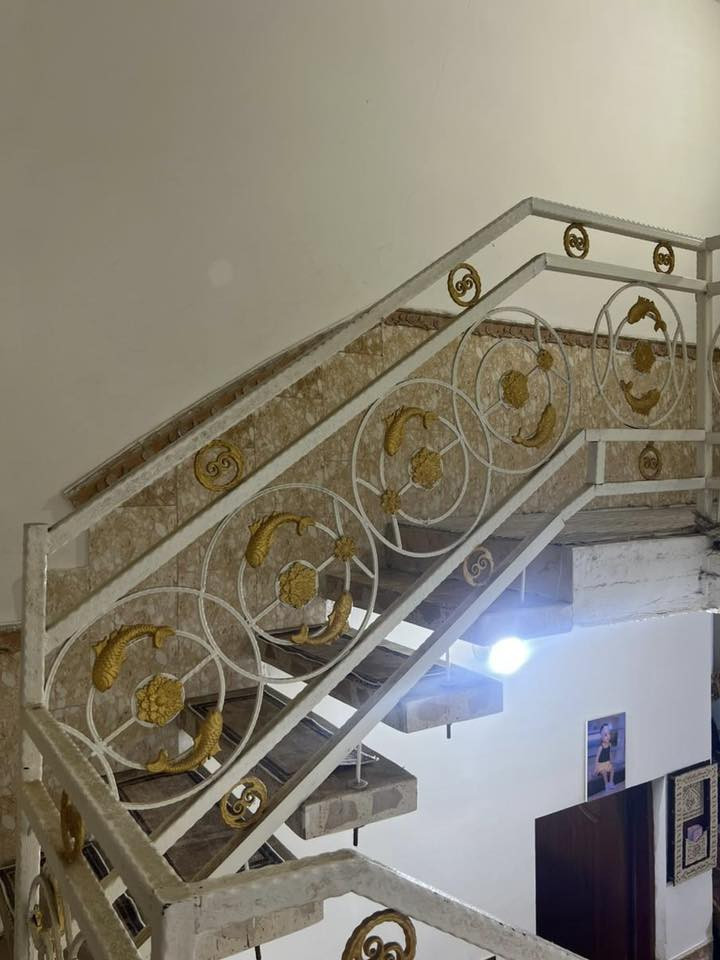 ١٠ امتار للبيع حديد ثقيل
***********
