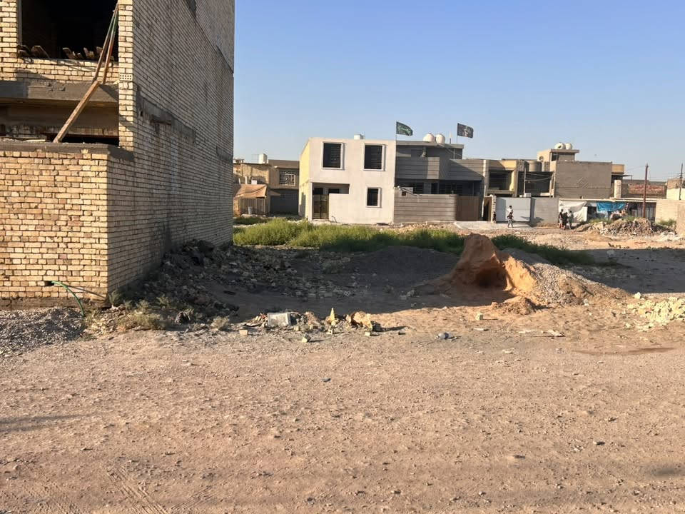 سلام عليكم قطعة ارض للبيع منطقة الزعفرانيه دور الصحه الثانيه (واجه 7 نزال 15 105متر)للستفسار )***********

