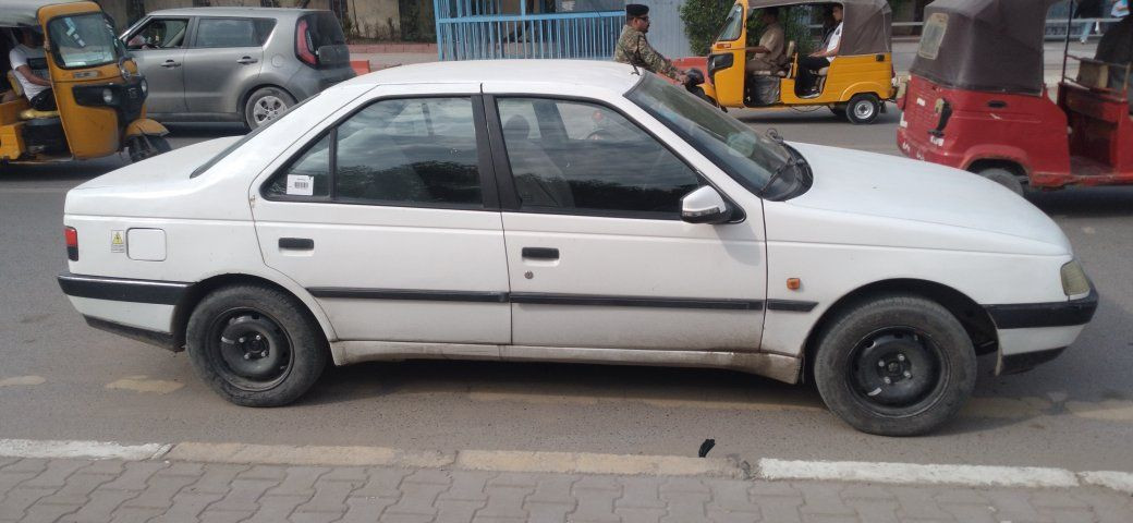 السلام عليكم عدي بيجو glx 2011 للبيع السيارة حلوة بس محتاجة شوية ترتيب محتاجة صدر امامي او بيهة خيط تبخير رايدهة ب40ورقة بيهة مجال مكاني بغداد مدينة الصدر مو شراي لا تعبني رحمة لوالديك 
***********
