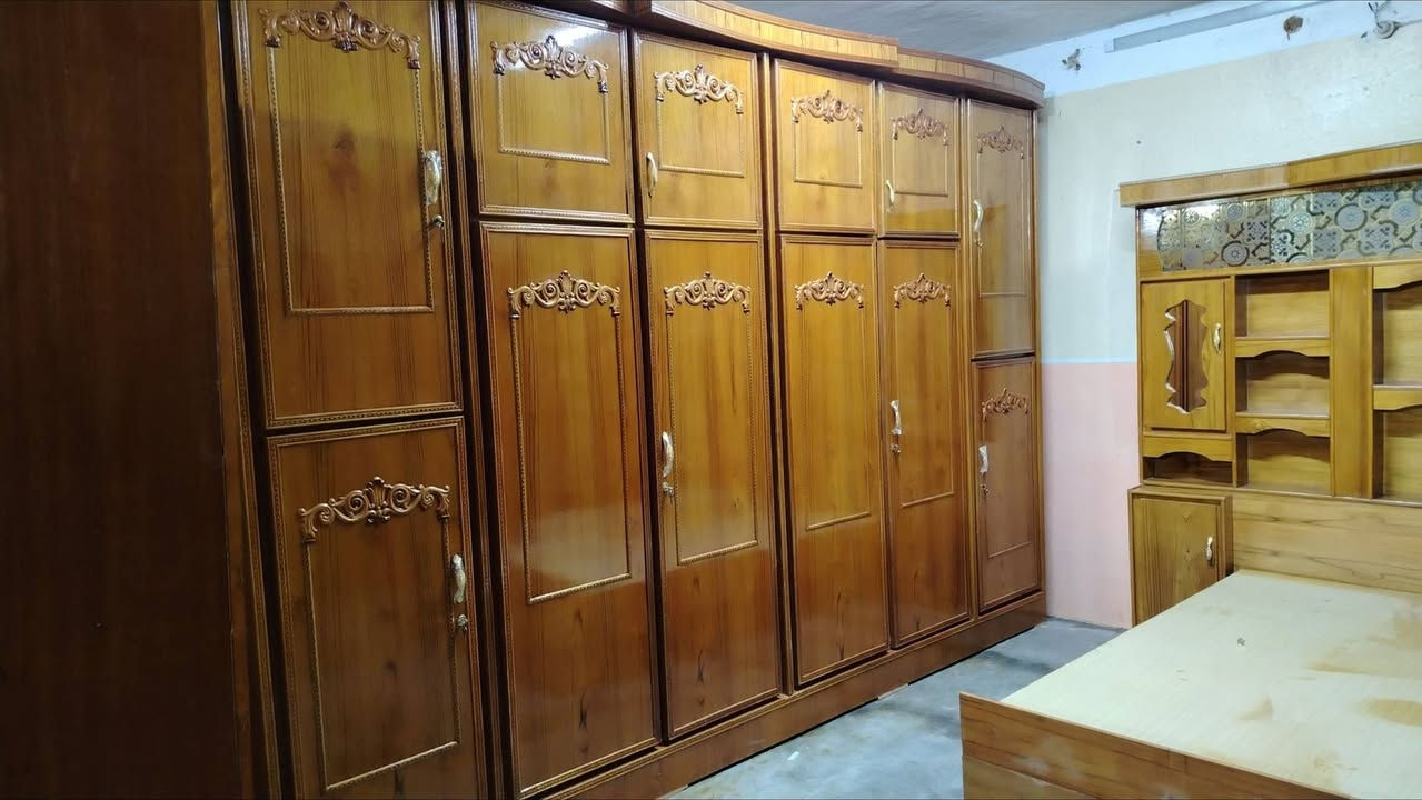 السلام عليكم يوجد غرفه مسرح ست قطع للبيع خشب صاج عراقي جديده السعر 950وبي مجال للاستفسار على هاذ الرقم *********** يوجدوتساب
