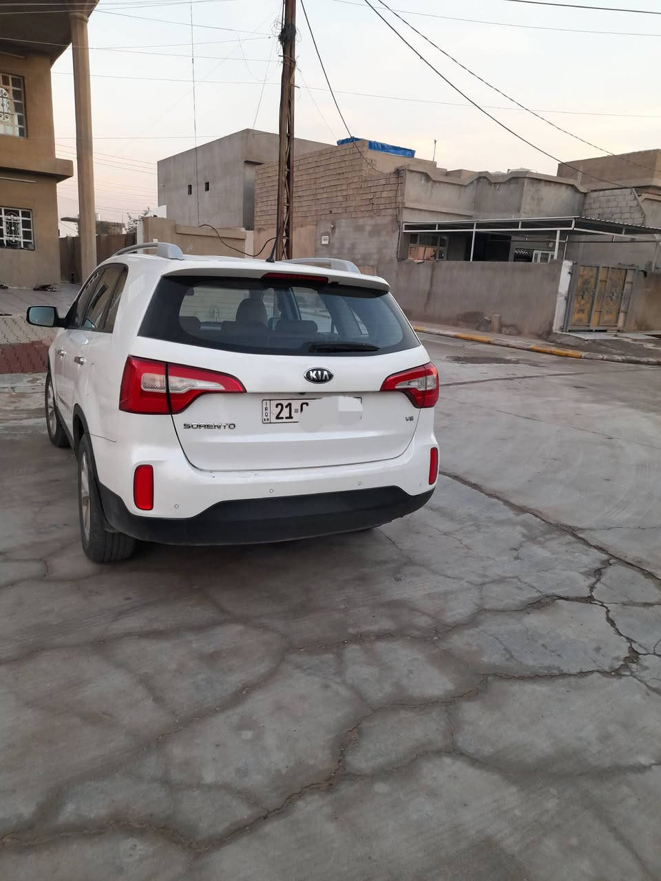 سورنتو موديل ٢٠١٤  محرك ٦  رقم سليمانيه مكفوله من الضربه والصبغ والتعديل والبارد سنويه الى ٢٠٢٩ مكان السياره كركوك رقم الموبايل ***********
