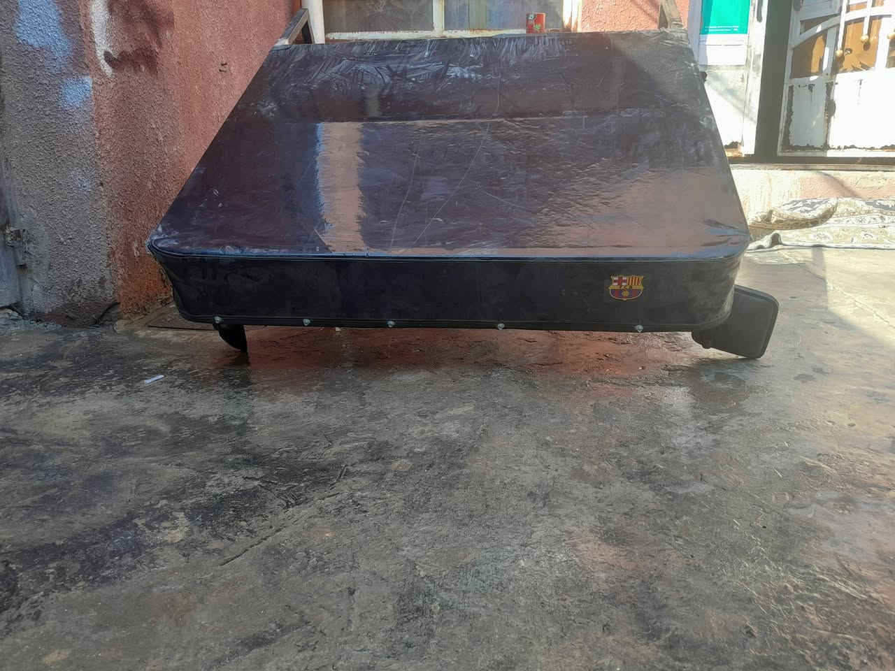 لبيع مكانه بغداد اسعر ٧٥ وبيه مجال ***********
