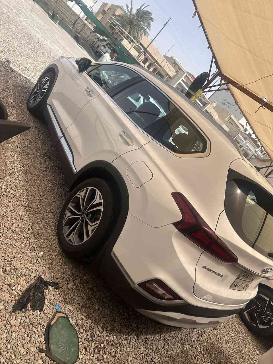 هونداي سنتافيه رقم اربيل موديل2020 محرك 6سلندر  بااسم شركة باب كهربائي  بصمه مرايات شفط ويا بصمه بردات خلفيه 
كشنات كهربائيه هواي بيها مواصفات سعرها 
240وبيها مجال
***********
