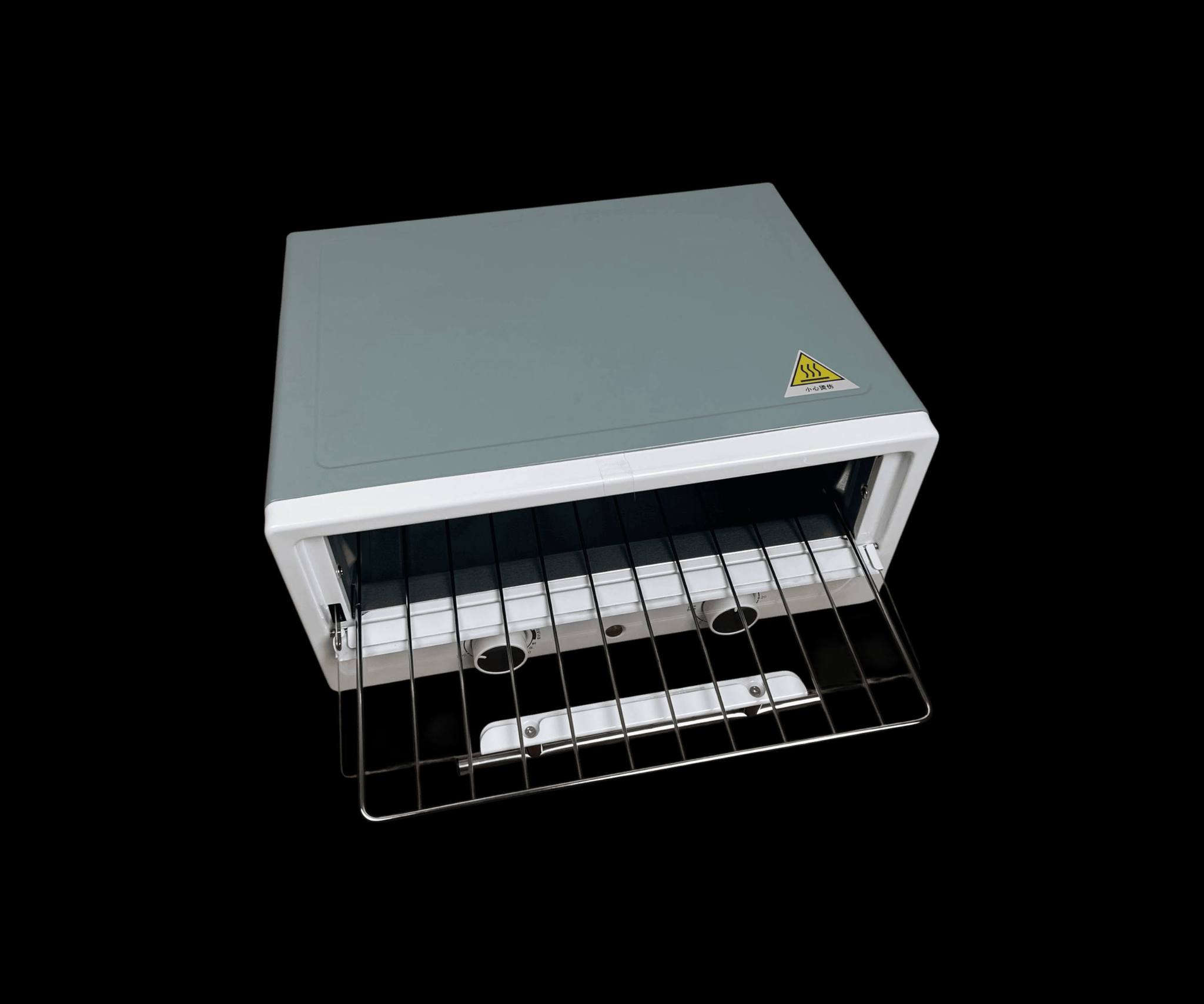 #فرن_بيتزا_وسمك

الاستخدامات

خبز البيتزا المنزلية حتى 12 بوصة، التوست، المعجنات، الفطائر، البسكويت، والبطاطس

إعادة تسخين الأطعمة بسرعة مع تحمير متساوٍ للسطح

مناسب للمطابخ الصغيرة، السكن الطلابي، والشقق بفضل حجمه العملي

المميزات

قدرة 1350 واط على 220V ~ 50Hz لتسخين سريع وثابت

منظّم حرارة قابل للتعديل 100–230°C (كما في قرص التحكم) لاختيار درجة الخَبز المناسبة

مؤقّت ميكانيكي 0–60 دقيقة مع جرس انتهاء (طبقًا لقرص الوقت في الدليل)

باب أمامي بزجاج مقاوم للحرارة لعرض الخَبز أثناء التشغيل

شبك خَبز معدني لخبز وتحمير الأطعمة، مع صينية بيتزا دائرية 12" مخصص

مصباح بيان تشغيل يُظهر عمل الجهاز

هيكل ثابت مع أقدام مانعة للانزلاق لتثبيت أفضل على السطح

بلد المنشأ: الصين

معلومات العبوة (مذكورة على الكرتون): 442 × 398 × 243 مم، الوزن الصافي ≈ 3.9 كغ، الإجمالي ≈ 4.9 كغ.

ابعاد السيباية طول 33سم عرض 28

قطر الصينية: 32 سم

والسعرررررررر بلاش اقوه تنزيلات بدل من 50الف صار 

35 الف بس للحجز مراسله الصفحة


**إذا كنت صاحب هذا الإعلان وتريد حذفه لأي سبب، رجاءا أرسل رسالة إلى الدعم الفني**