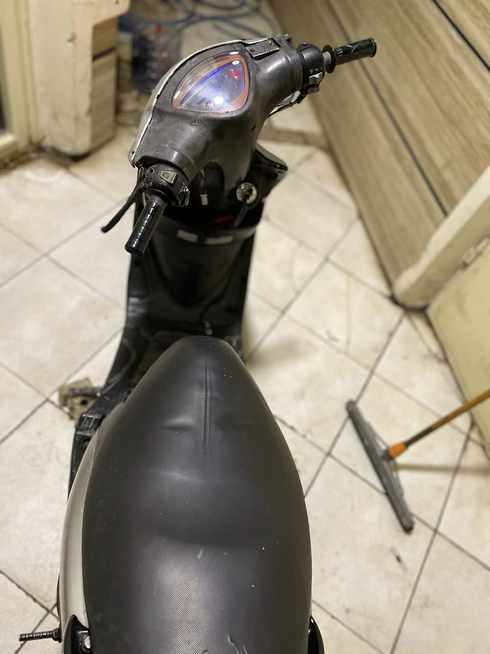 السلام وعليكم ماكس عدله بلاديه كامله مكمله مكينه ناعمه
كامله مكمله اي نقص مابيه بريك امامي فقط
كهربائيات كله شغاله هورن اشاير سلف سكنات بك لايت دشبول لايت عالي ناصي
دبلات وماشه واكسل كفاله
مكينه شرط شلعه معدل وناعمه
مكاني الدوره البوعيثه شراي اتصل وشلع عيوني
***********
