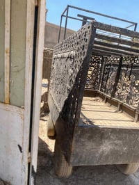 عربانه موكب البيع    وترهم مراوس بعربانه   المكان بغداد جسر ديالى الكر...