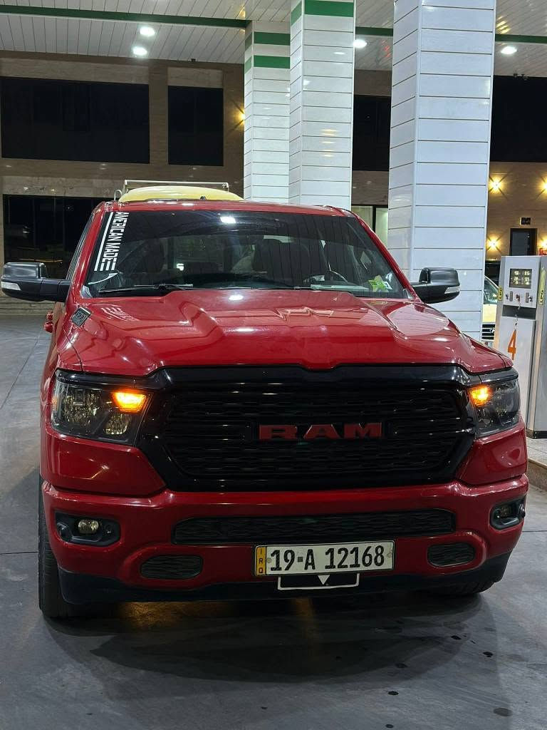 ماكو رام هيج موديل وبهيج سعر السعر مناسب
السلام عليكم
 للبيع او المراوس حسب القناعه 
دوج رام 2022 مواصفات بگ هورن 
فور ويل 
مكينه 5700
شاشه
 كامره 
كير ماوس 
اشاره بالمرايه
حساس امامي حساس خلفي توقف ذاتي 
اشاير بالمري 
دبل كزوز 
ويل قياس 20 
عليها منظومه غاز يعني تنسه الدوانز والصرف 
حادثها بدون ايرباك بدون شواصي بدون لغود بدون صبغ فقط جاملغات خلفيه بارد وبيها رصعه بالتكمه مبقيها نفسها ممصلحها  بجم كبس
رقمها كربلاء باسمي مكاني كربلاء 
للاستفسار على السعر اتصل وبخدمتك *********** كربلاء, العراق
