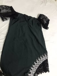 فساتين • على الواحد • للبيع