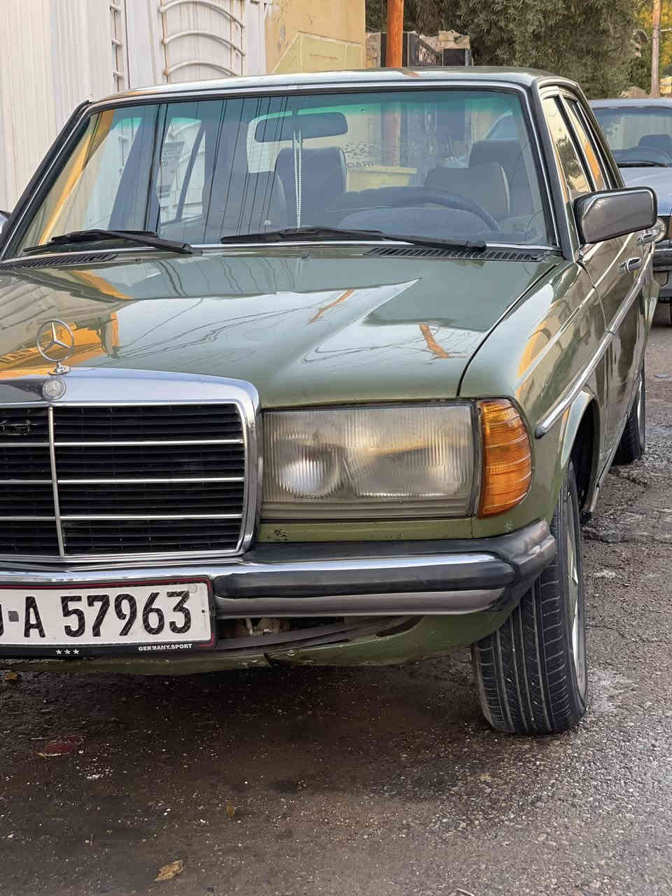 السلام عليكم مارسدس ابو جحيل للبيع موديل 1982 مكينة وكير بلاد كفالة سيارة جاهزة تخم تاير بيهة خياسات بسيطة بالذيل الخلفي السعر 57 مكاني بغداد ***********. ترهم بيع ومراوس
