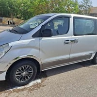 يوجد خط لنقل الطلاب والطالبات  من العامريه والمجمع السكني الى الرمادي ...