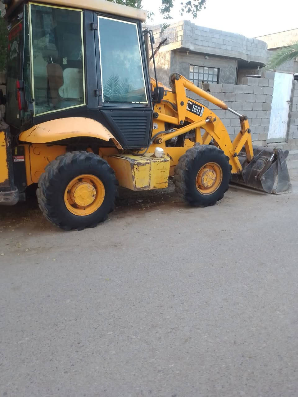 للبيع شفل جي سي بي
حجم/ 40 
موديل/ 2002
السعر/ 110 وبي مجال 
العنوان/ الانبار قضاء هيت 
الاتصال/ ***********
