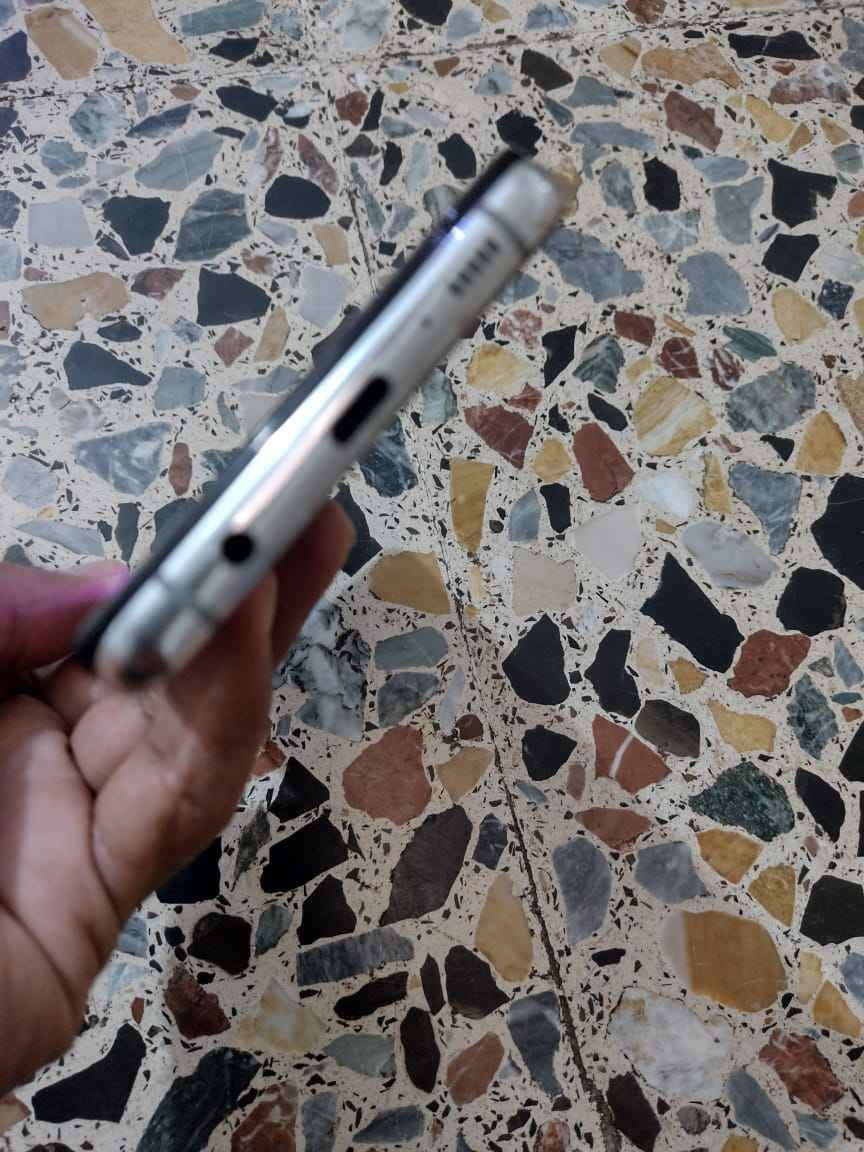 كلكسي +Galaxy S10ذاكره128 جهاز مبدل شاشه ولاكامره أماميه ماتشتغل  خلفيه  تشتغل خطين سيم كرت تكتيك شحن كله  شغال مكان بغداد  سعر80الف بغداد, العراق


**إذا كنت صاحب هذا الإعلان وتريد حذفه لأي سبب، رجاءا أرسل رسالة إلى الدعم الفني**