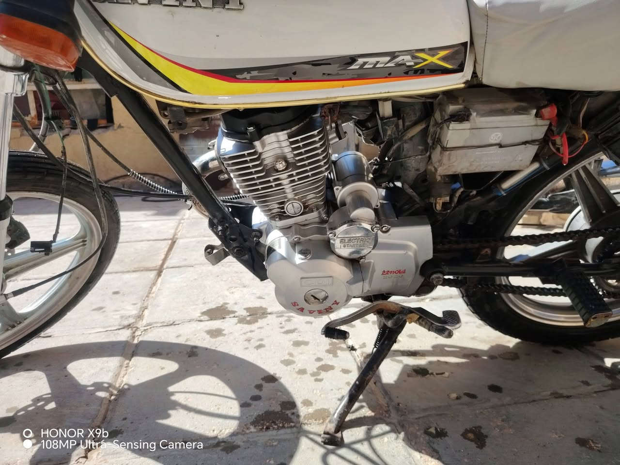 السلام عليكم
دراجه للبيع 5كير بين(تايكر)

الدراجه حلوه ومعدل وكلشي 
الدراجه كلك كلك كلك اني اتحمل مسأوليت 
الدراجه كافت المسأوليت
الاوراق يمي ضايعت موديل 2020 طالعا2022 شهر 2

بس نقص نواعم (دشبول 

(دواسه ) (ربط كهربائيات اشير)

 فقط ذني السعر (350 )وبيها مجال بسيط 

مكاني كربلاء الحسينيه الرقم. ***********
