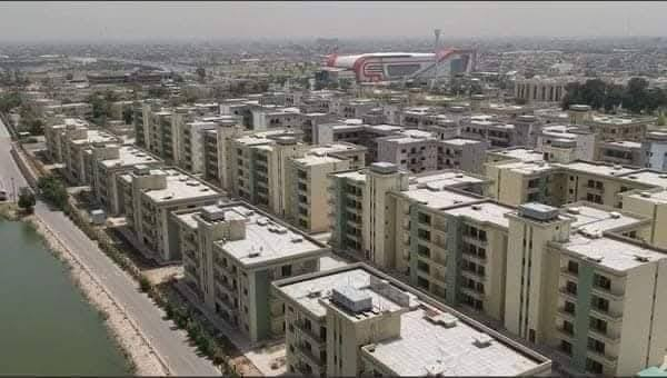 #للبيع_شقه في مجمع سومو السكني بسعر مناسب 

المساحه ١٧٥ متر طابق رابع 

للأستفسار الاتصال الى : ***********
