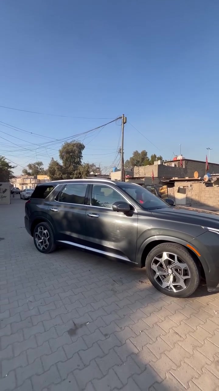 السلام عليكم لبيع حادث بنيد بارد وبل باب بارد وبل عراق صار عندي بارد بل صدوك وبعده ما مصلح صور الحادث موجوده هيونداي باليسيد كاليغرافي 2022 وارد أمريكي

• محرك 6 سلندر سعة 3.8 لتر
• قوة المحرك 291 حصان
• قير أوتوماتيك 8 سرعات
• دبل إلكتروني (أمامي) FWD

المواصفات:
• فتحة سقف بانوراما
• مقاعد جلد نابا فخمة
• تبريد وتدفئة للمقاعد الأمامية والخلفية
• تحكم كهربائي بالمقاعد مع حفظ وضعيات السائق
• شاشة كبيرة للمعلومات والملاحة
• شاشة عدادات ديجيتال
• نظام صوت هارمن كاردون
• شاحن لاسلكي للموبايل
• Apple CarPlay و Android Auto
• كامرة 360 درجة
• كامرة خلفية
• حساسات أمامية وخلفية
• تشغيل بصمة ودخول ذكي
• باب خلفي كهربائي
• مثبت سرعة ذكي
• نظام المحافظة على المسار
• نظام تحذير النقطة العمياء
• نظام فرملة طوارئ أوتوماتيكي
• إنارة LED أمامية وخلفية
• جنوط قياس 20 إنج

مكان السياره بغداد 
***********علي
