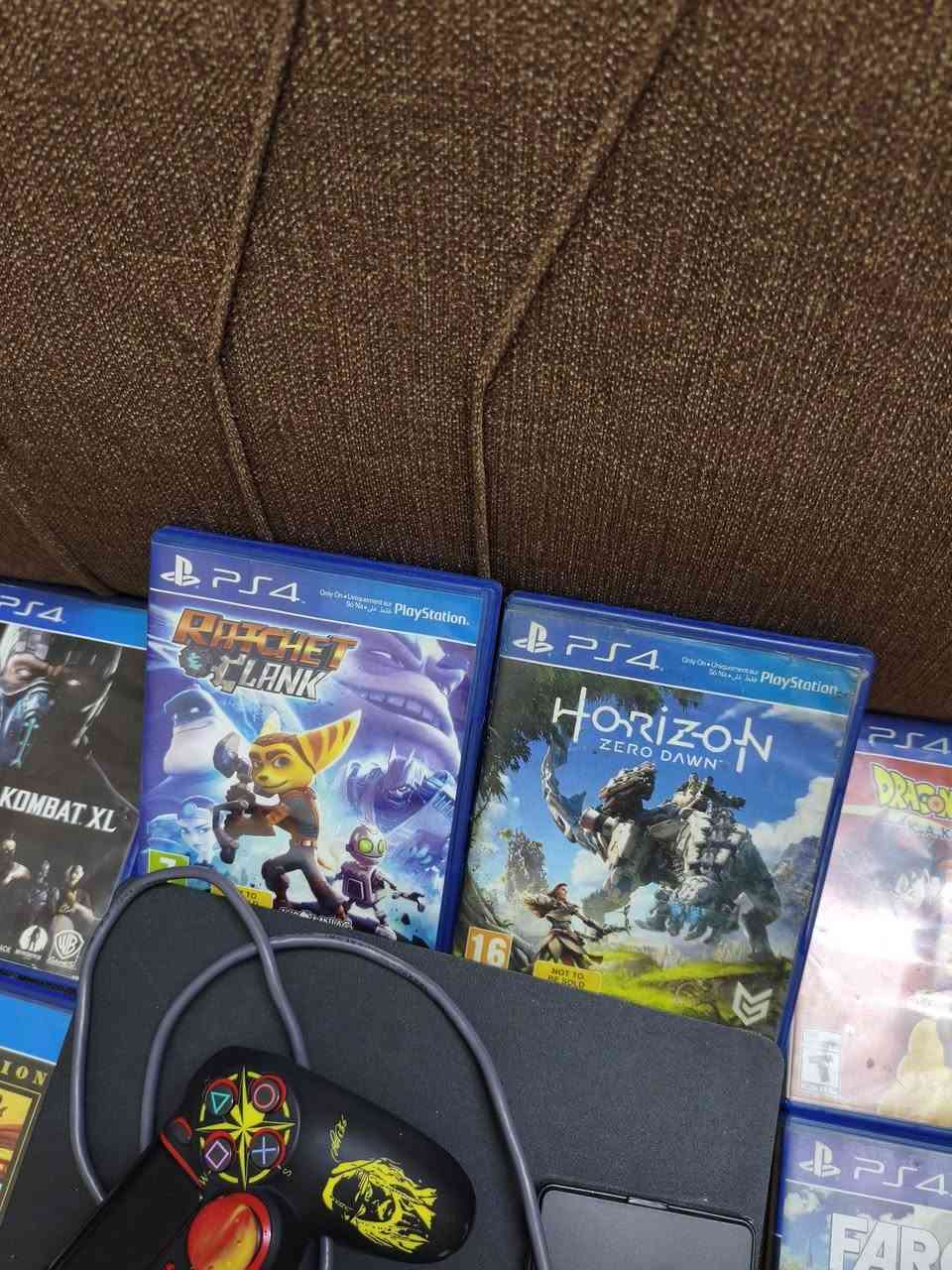 سلام عليكم بلي فور سلم اولاين مساحته 500 جيجا
+7اقراص الي معروضات+وياهم فيفا2021
+هادر نص تيرا (500جيجا)
+جوستك تجاري وياه كڤر
+الكيبلات والHD وشاحنه 
السعر285 وبي مجال وبيك خير وتدلل 
العنوان بغداد حي القاهره قرب سوق علي النعمه
التواصل عل واتساب ***********
او
ماسنجر 
كل الهلا بيكم🤍
