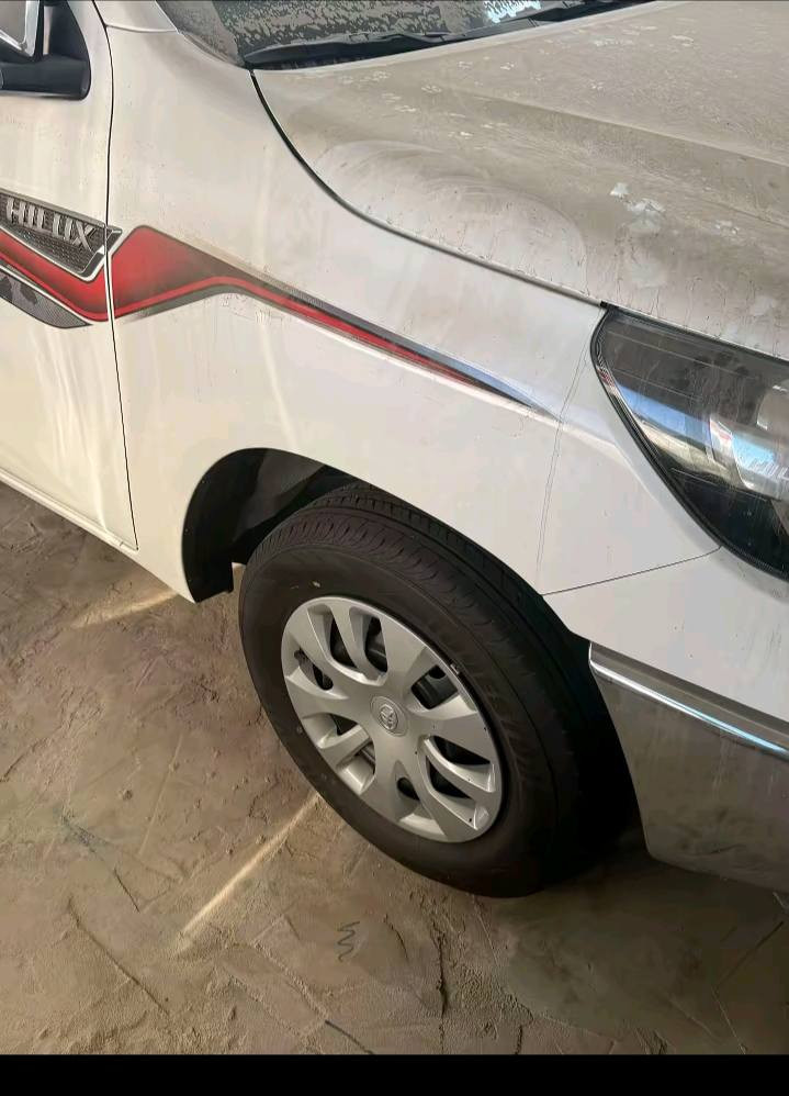 السلام عليكم تيوتا هايلكس 2025  ساز كير عادي كفاله عامه سياره جديده رقم ذي قار مكان بصره شراي يتصل ***********📞
