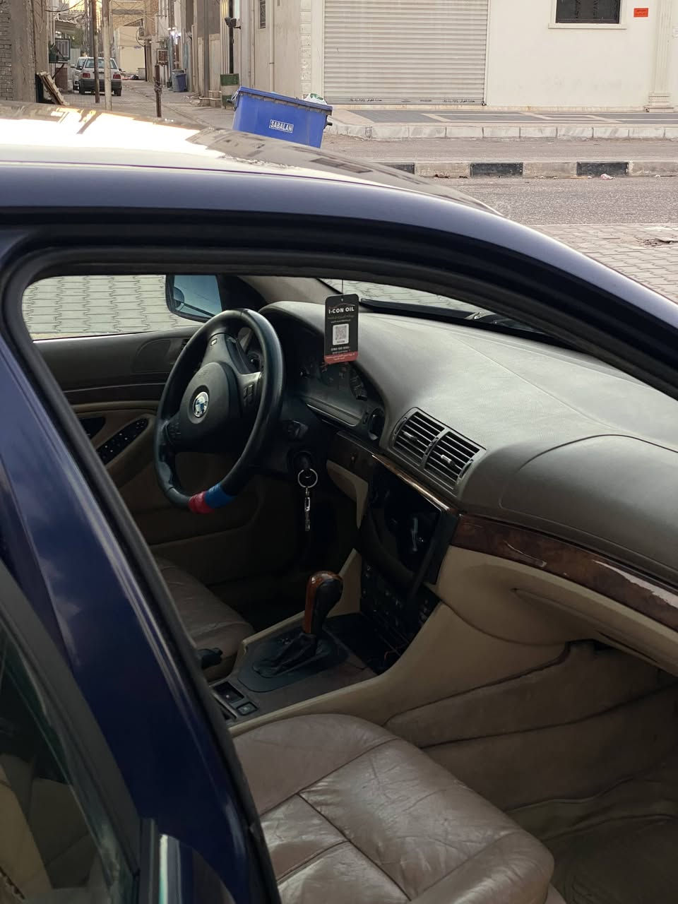 BMW E39 /535 /V8 اصل 
موديل 1997 محدث M 2000 وفوك ، كير تبترونك (+/-) ، غرفة جلد خام ، تبريد ثلج ، مكينة گير جدد شرط الفحص ، دعاميات M ، كامرة خلفية ، تبريد قطعتين ، حساس دعامية اصلي ، بردة كهرباء ،  السيارة صبغ عام جمالية ، بانزين محسن فقط .
ايرباگ شغال ، رقم الاوربي الجديد نينوى سنوية بأسمي شرط التحويل .
مكان السيارة /  النجف الأشرف /  سعر 98 وبيها مجال
تواصل / واتساب / ***********
بيع مستعجل
