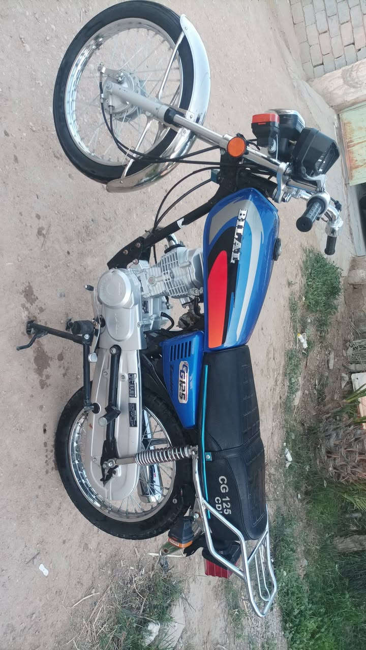 سلام عليكم دراجه للبيع ارشة موديل 2025 اوراق ***********
