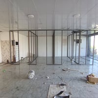 قواطع حديد • عزل غرف • تغليف حسب الرغبة