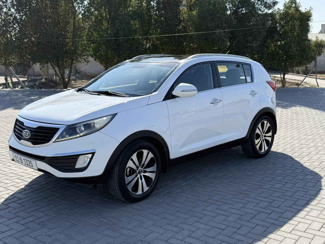 سلام عليكم كيا سبورتاج للبيع موديل 2012 السياره نضيفه وحلوه بدون صبغ بارد قليل بل باب الخلفي فول مواصفات رقم بغداد الجديد السعر ١٤٨  مجال بصيط بيها الاستفسار اكثر اتصل ***********
