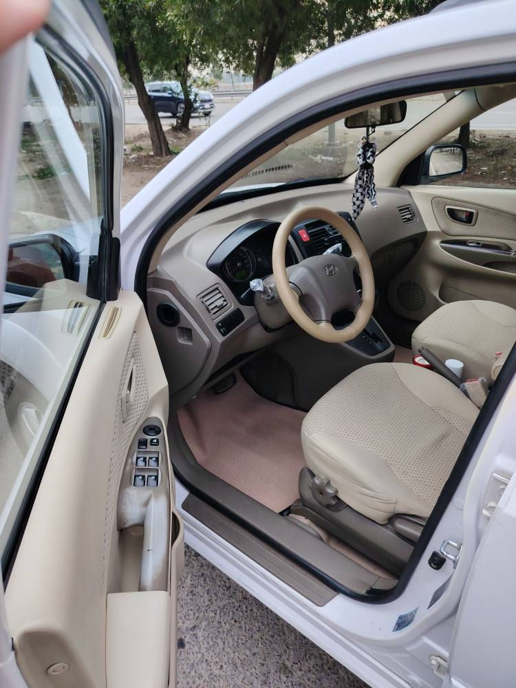 توسان ٢٠١٠ ابيض بسمي ثاني يوم تحويل السعر ١٢٠ رقم *********** رقم سليمانيه بسمي العنوان الغزالية او الحارثية هزة جديد رقم جديد بغداد, العراق
