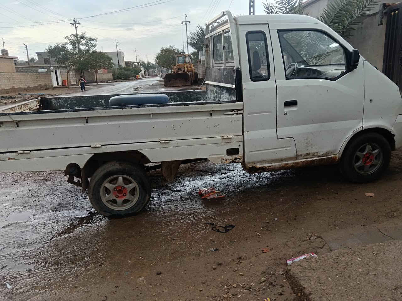 سلام عليكم سياره هامفي للبيع موديل ٢٠٠٧ أوراق كامله تجفيت جديد لاصرف والابخار كير محرك كفاله السعر15 المكان ديالى ناحيه العضيم ***********
