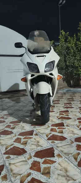 1-اول شي دراجه واحد كوت

2-محرك مكفول

3-منفيس موجود

4-نضافة 90٪

5-Abs شغال

6-لايت جنطه شغال 

7-زر الازدحامت شغال

8-دكمه تشغيل واطفال

9-وياه صندوق وخوذه

...... 

سعر مو ١٢ ورقه لا (850) وكلشي مذكور وكاتبة شراي لاتعبني 

***********
