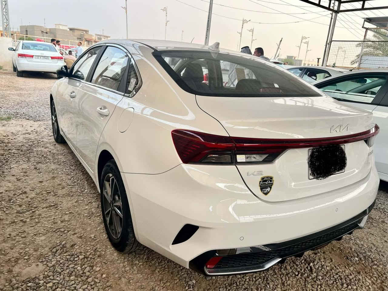 السلام عليكم كي 3 للبيع موديل 24 رقم اربيل فول مواصفات كفاله عامه محرك 1500 دبل نوزل ماشيه 38 سياره اخت الزيرو مكان السياره واسط الصويره الشراي يتصل ***********
