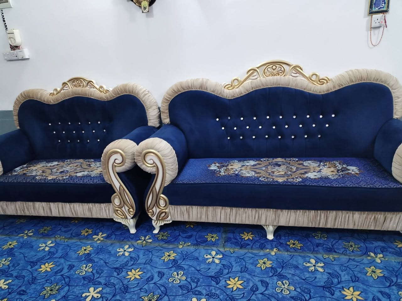 سلام عليكم عيني تخم ملكي درجه أولى تركي عشر مقاعد  ٩٠٠ وبي مجال
***********
