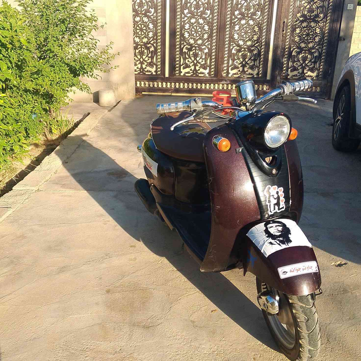 دراجه #عبد_حليم 
نثيه  
درجه كل شي شغال كهربائي  شغال  تايرات جديد دراجه به شرط  سعر 350 رقم ***********
