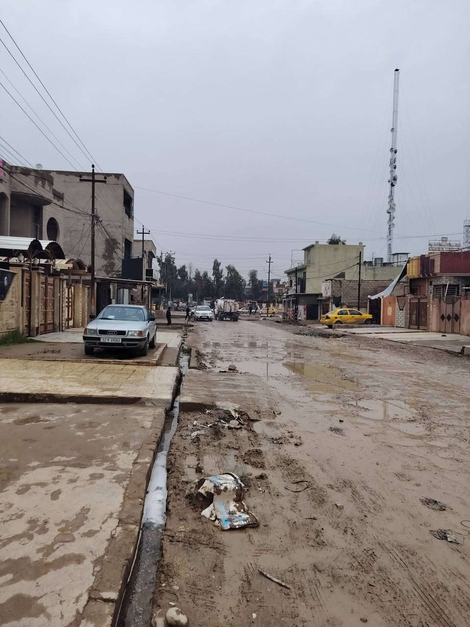 بيت البيع موصل حي الانتصار شارع 60 يبعد عن شارع 60 🛣️100 متر🛣️ مقابيل المستوصف، شارعو 20 المساحه👉 200 متر طابقين فول فول👉👉👉👉 واجهه حلان يتكون📍 الدار من🏠 5 قرف نوم 💤 وهولين واستقبال🏡 ومطبخين2👉👉 وحمامين 2 دبل يو سي 3👉👉 سند طابو الزهور📍 شرط تحويل👉 المكاتبه مع الشرعي، سعر الاستفسار مكتب 🏢 ابو صفوان العقار الاتصال الارقام ☎️☎️☎️☎️ التاليه✅✅✅✅✅✅✅✅ 
*********** وتساب☎️ 
*********** وتساب☎️
