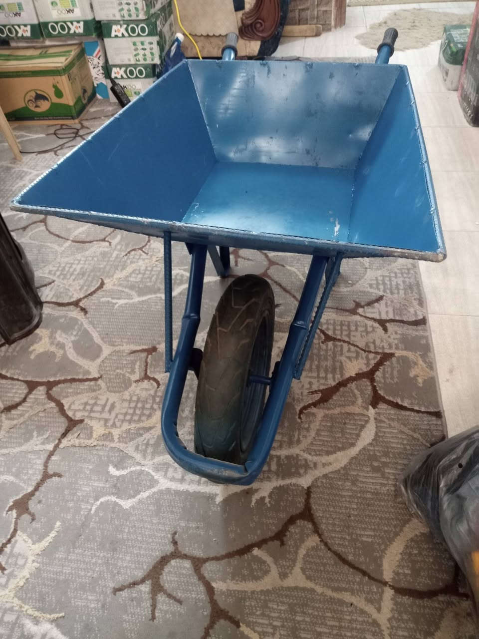 يوجد توصيل
تواصل #رقم واتساب  ***********
تانكي ماء ابو ال ٥٠٠ لتر سعر ٣٥ الف دينار
درج ٦ باية - سعر ٢٥ الف دينار 
عربانة دفع - سعر  ٣٥ الف دينار فقط
للحجز والاستفسار
