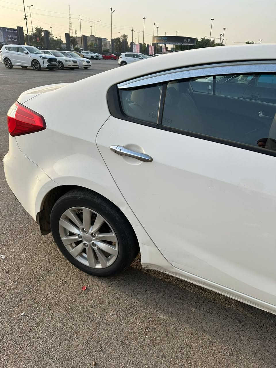 السلام عليكم سيراتو خليجي للبيع موديل 2013 شكل المضلع سياره نظيفه من مكينه وكير وصدر سعر ١٢٠ ورقه وبيها مجال للشراي 
للتواصل
***********
