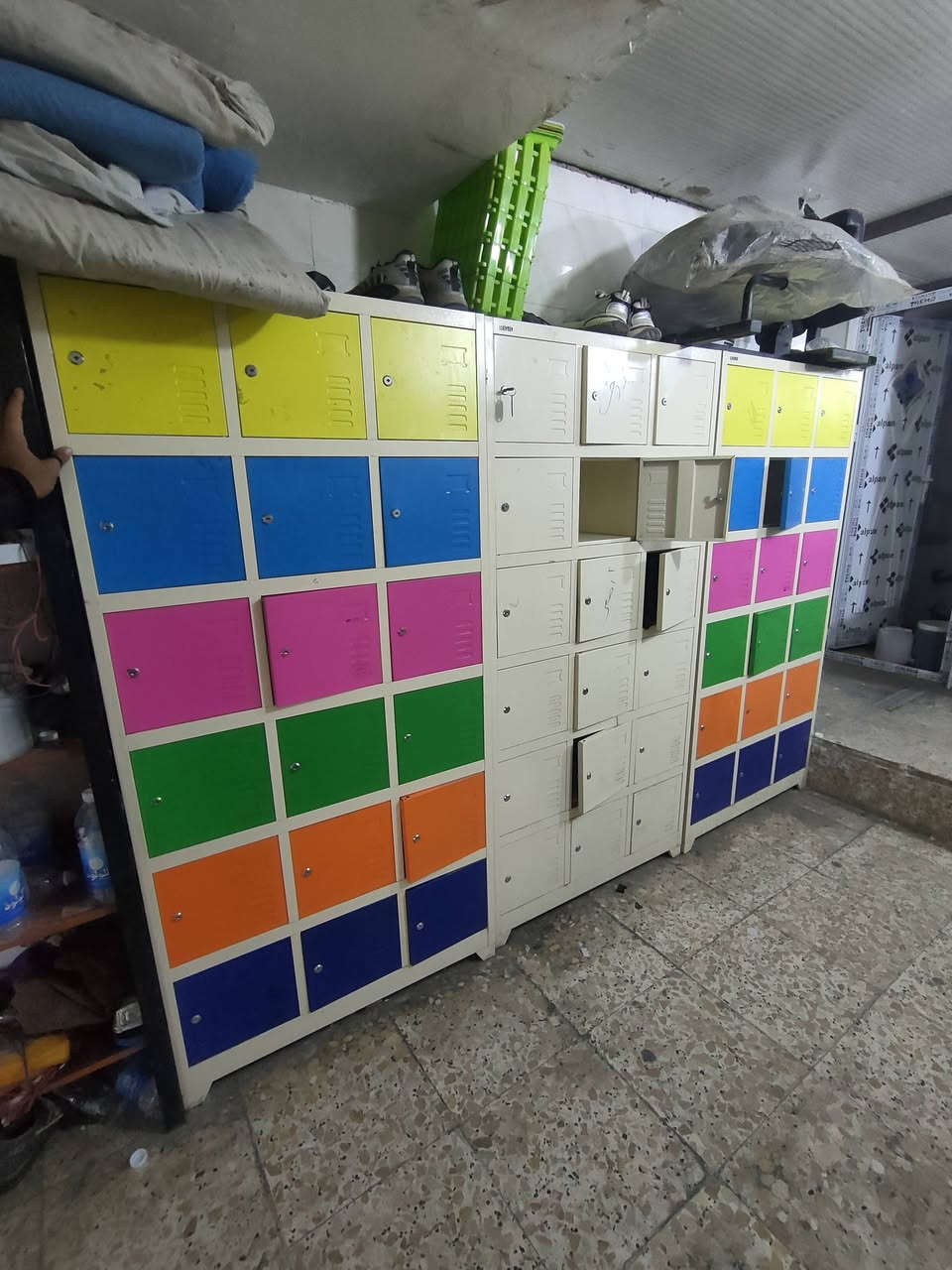 البيع بيبان حمام ما مستخدم عدد 2 لوكرات جدد ما مستخدمات عدد2 مكاني حي اور سبع قصور  شارع ابو علي الرقم ***********
